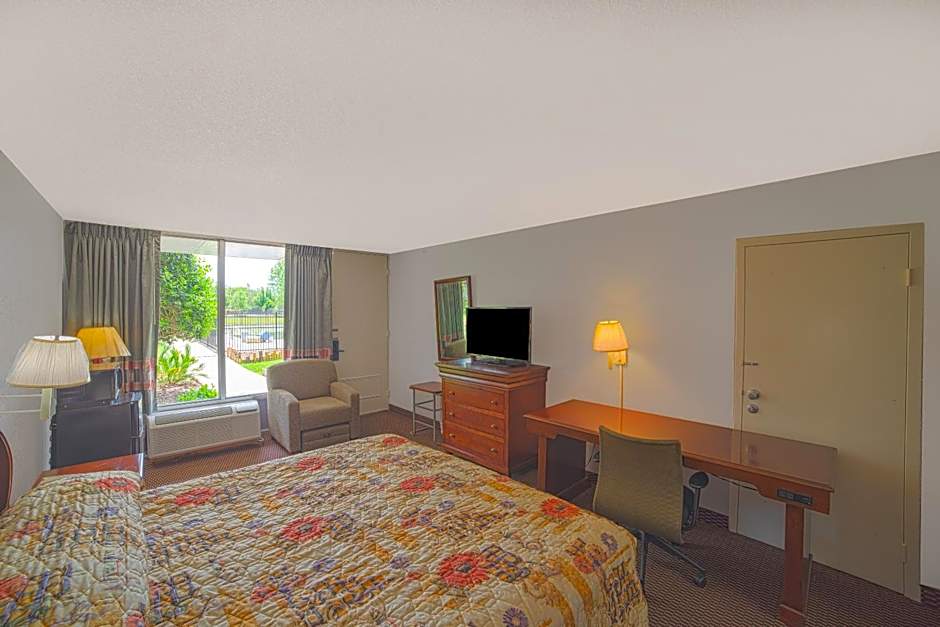 Masters Inn Selma Smithfield I-95 By OYO