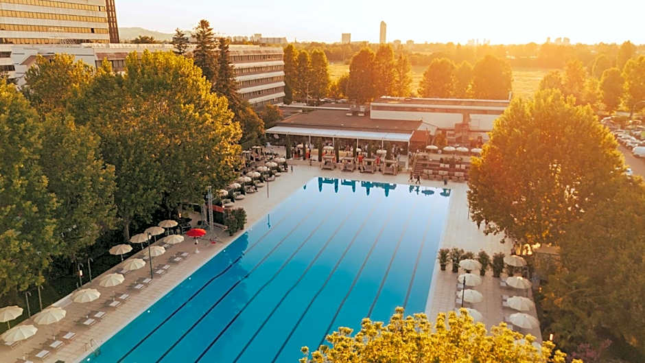 Living Place Hotel