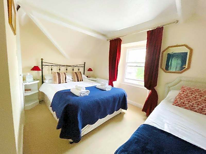 Rayrigg Villa Windermere (Room Only)
