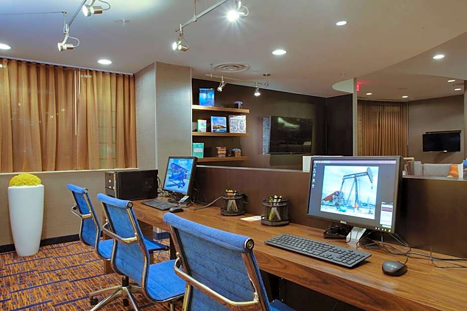 Courtyard by Marriott Republic Airport Long Island/Farmingdale