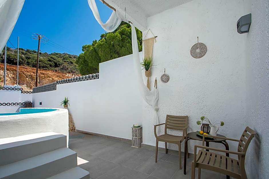 CASA MIKELE by Sarikas - SEA SIDE SUITES and STUDIOS -adults only