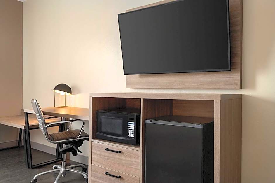 La Quinta Inn & Suites by Wyndham Montgomery