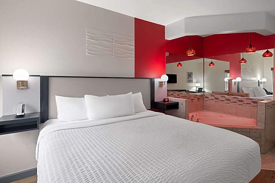 Ramada by Wyndham Locust Grove