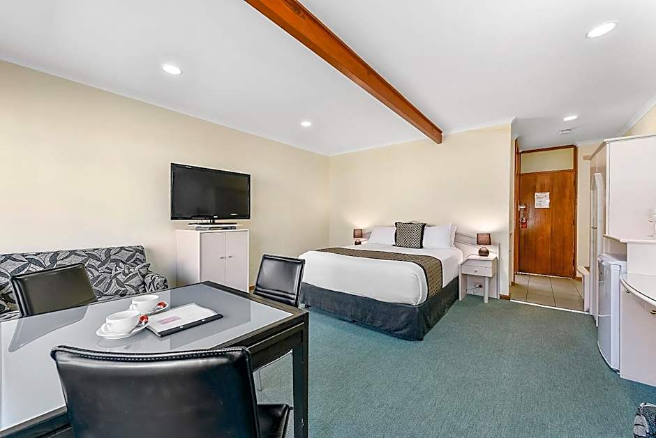 William Macintosh Motor Lodge