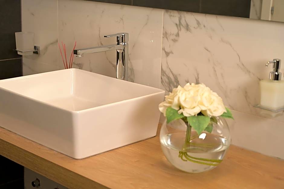 Palace Eight - Suites & Spa