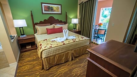 Luxury One-Bedroom King Suite 