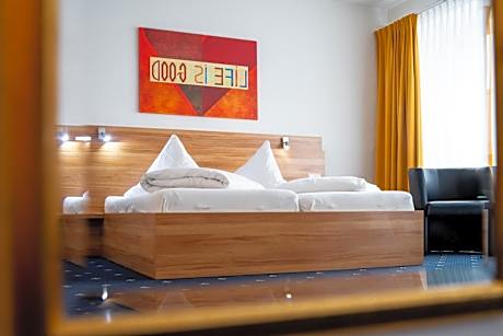 Double Room With Balcony and Partial Lake View