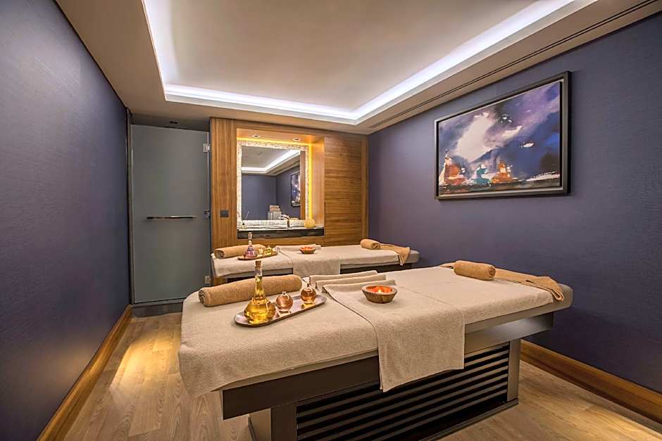 Golden Tulip Istanbul Bayrampasa