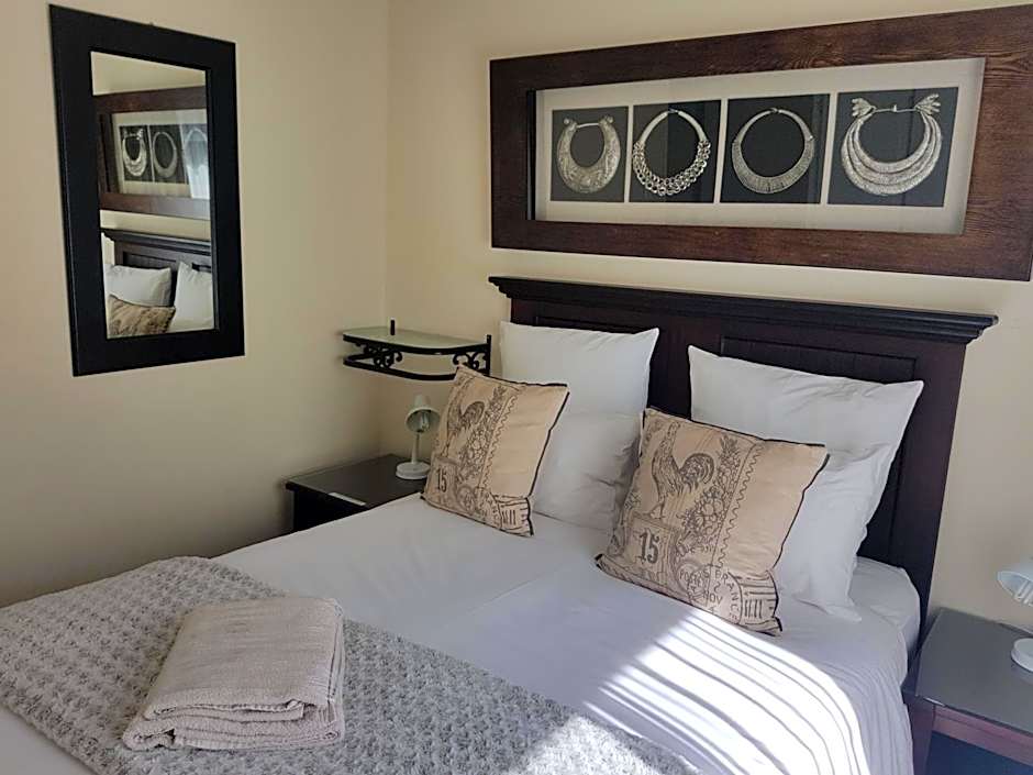 Izimbali Lodge and Restaurant