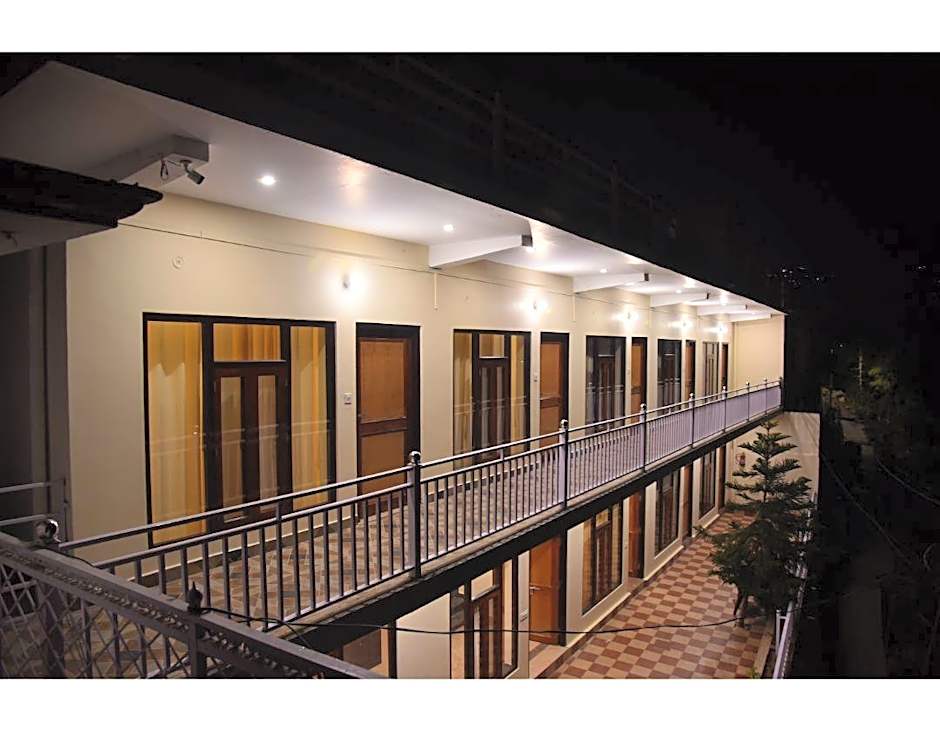 Hotel Lake Paradise Inn