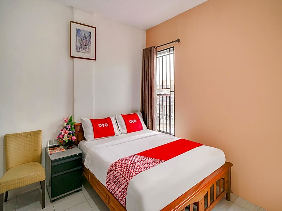 OYO 90024 Botania Homestay & Cafe