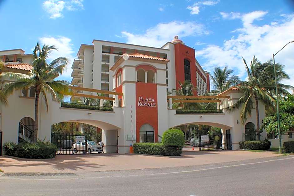 2 Bed 2 Bath, plus one den at Playa Royale Condo 3508, Free WIFI