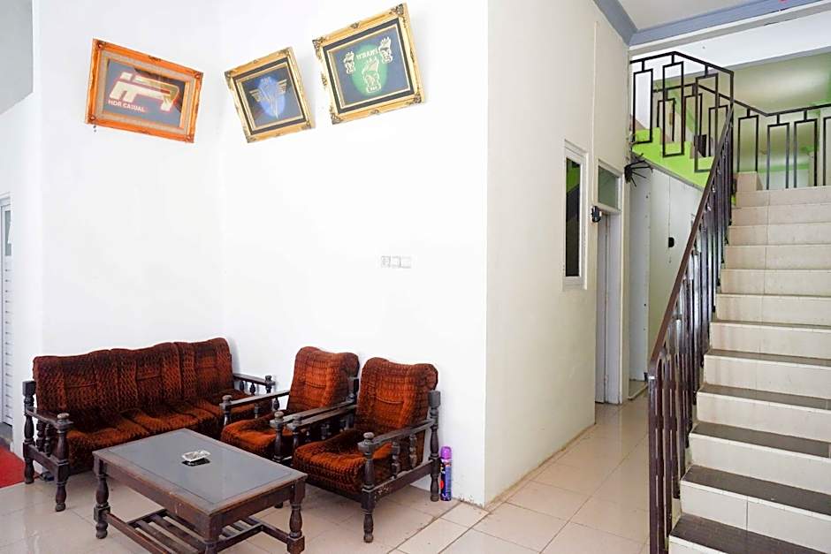 RedDoorz Syariah near Alun Alun Kajen