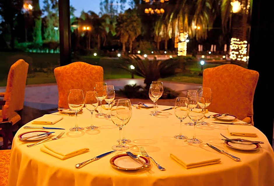 Sheraton Pilar Hotel & Convention Center