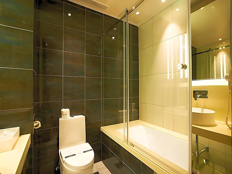 Royal Group Hotel Buo Ai Branch