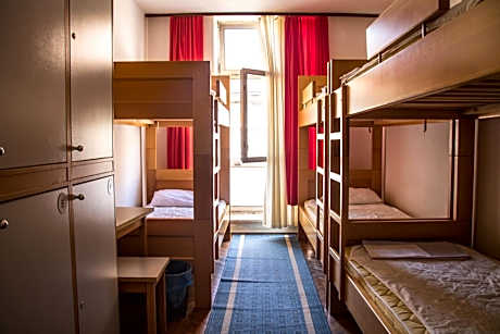 Mixed Dormitory Room
