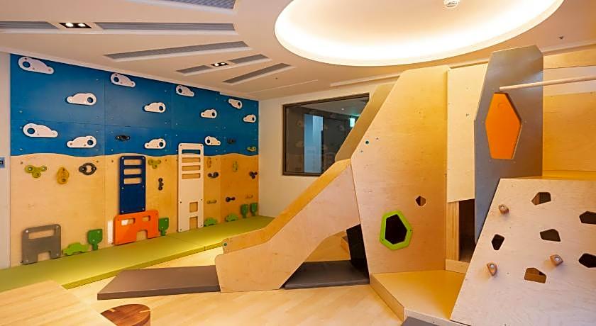 Fame Hall Garden Hotel