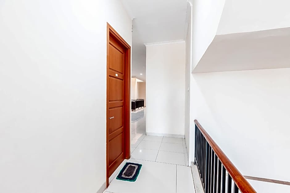 OYO 2364 Cempaka Harapan Indah