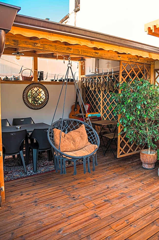 Three Dolphins Hotel with a Rooftop terracе