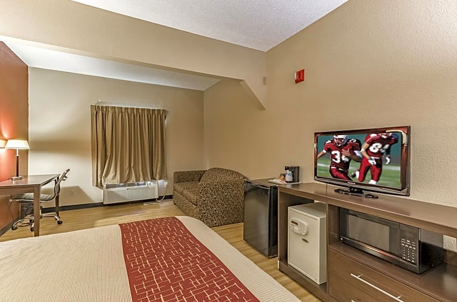 Red Roof Inn & Suites Hinesville - Fort Stewart