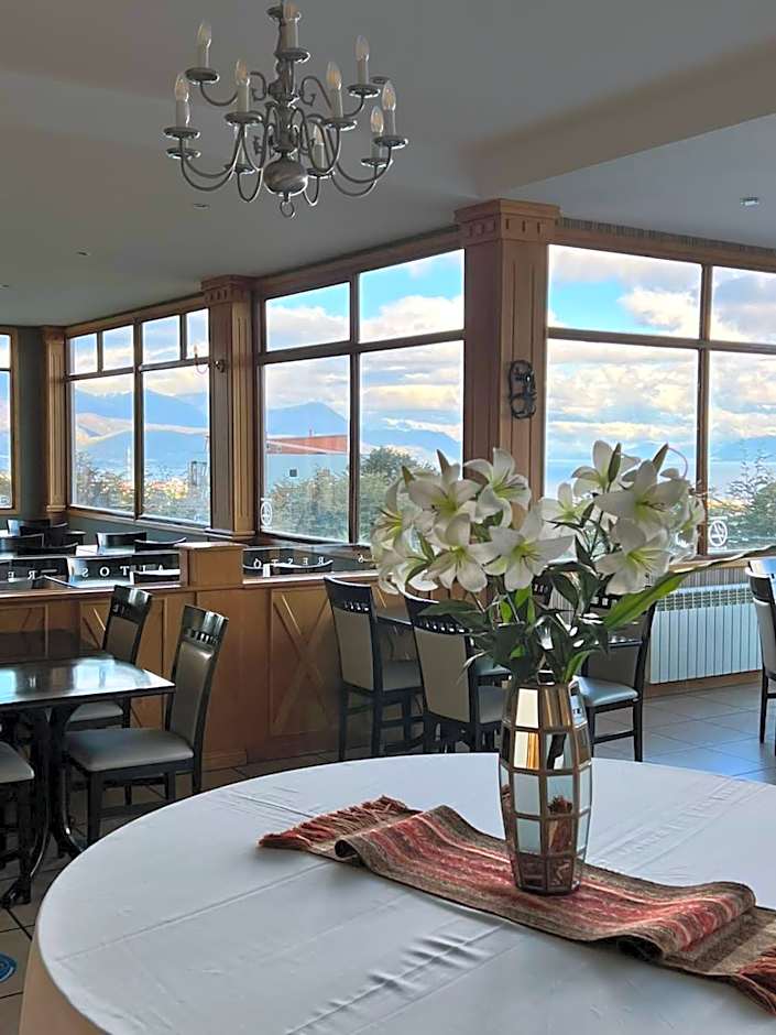 Altos Ushuaia Hotel & Resto