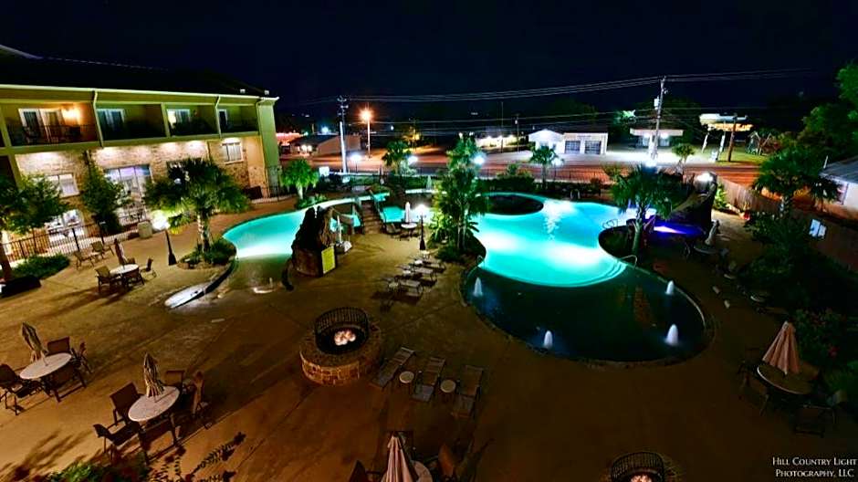 Holiday Inn Express & Suites Fredericksburg By IHG