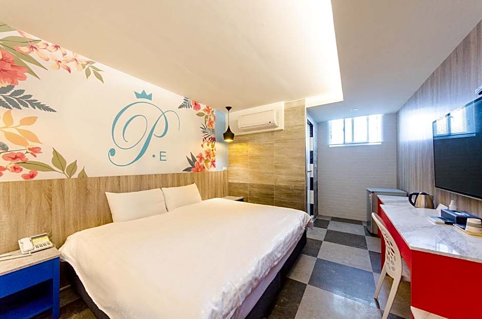 P&E HOTEL