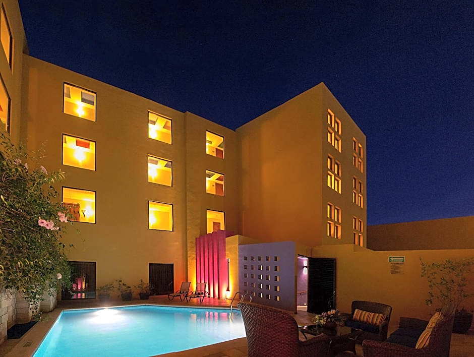 Hotel Plaza Colonial