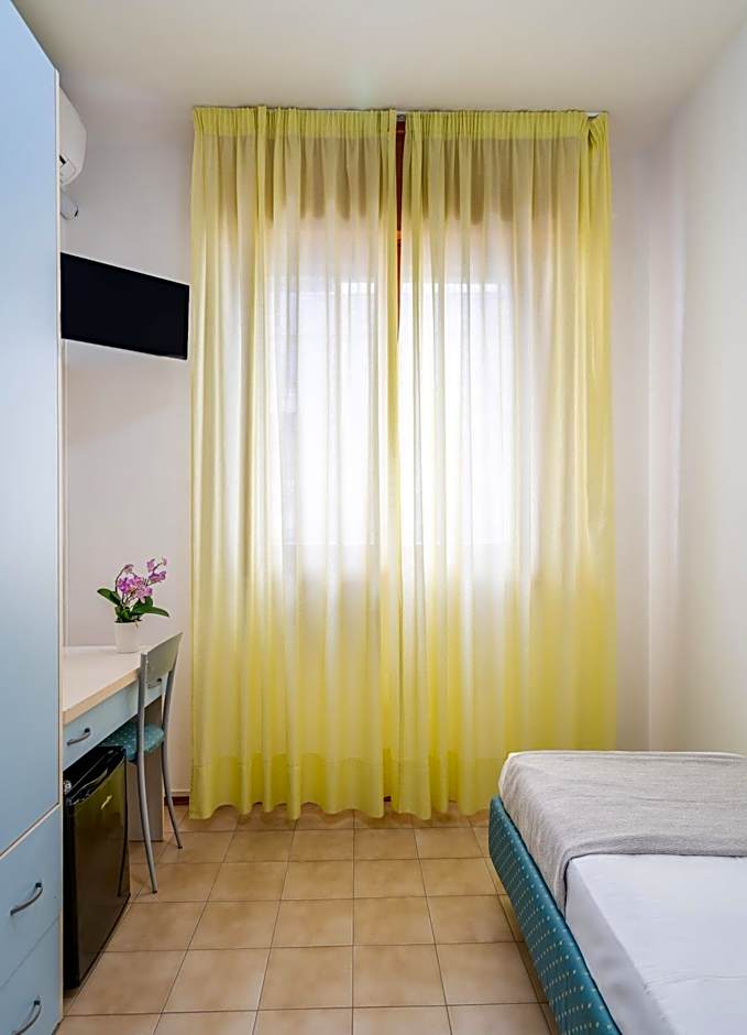 Hotel Embassy