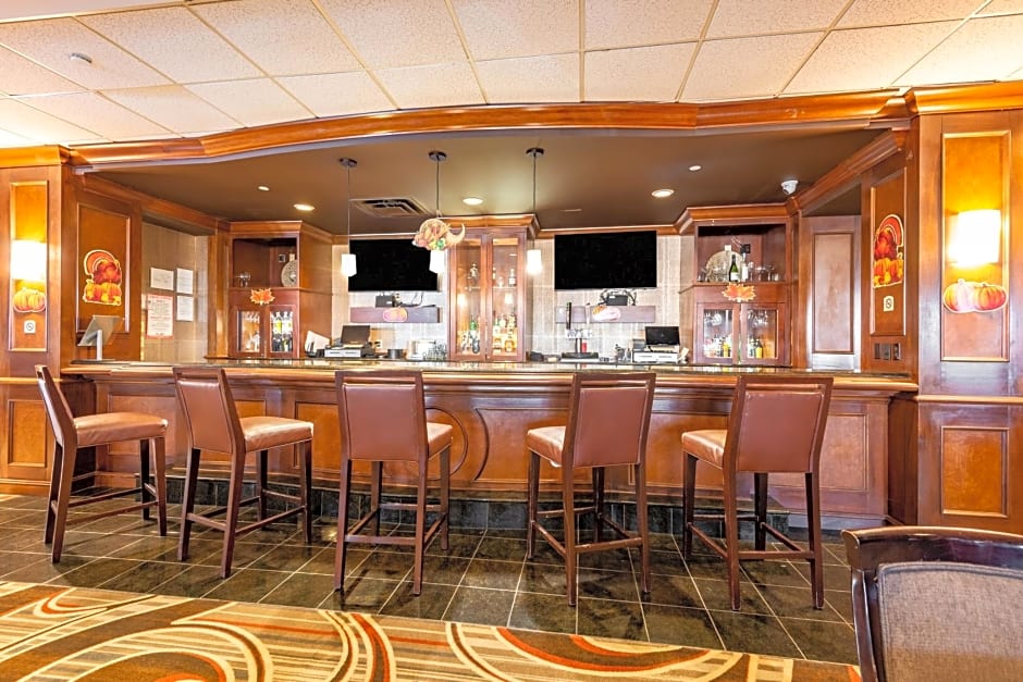 Wyndham Omaha Hotel - West Dodge