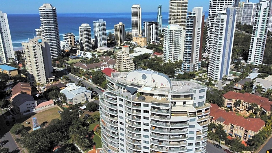 Meriton On Main Beach