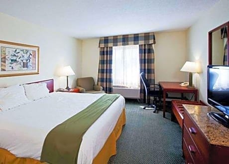 1 King Bed, Smoking