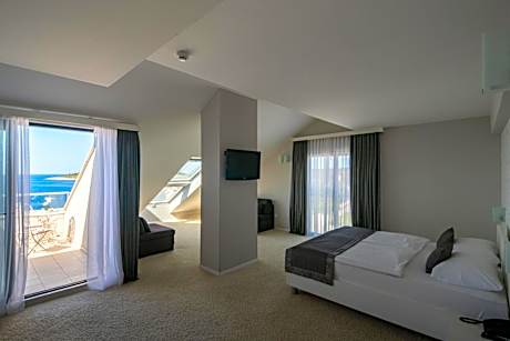 Luxury Suite with Side Sea View and Balcony