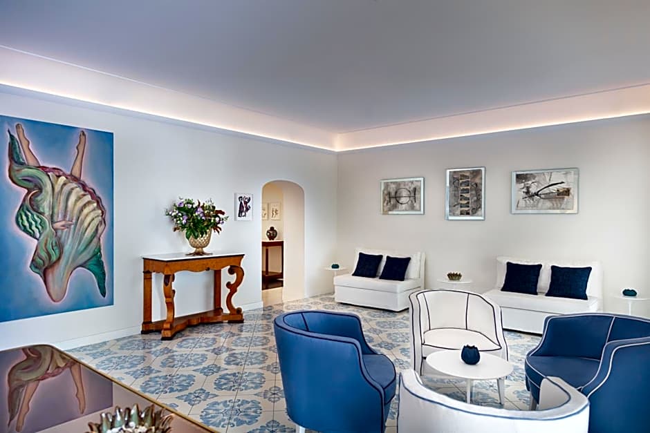 Pazziella Garden & Suites