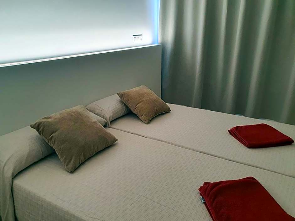 Albergue O Pedrón Hostel & Rooms