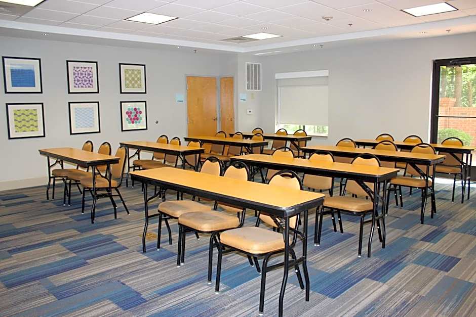 Holiday Inn Express Forest City By IHG