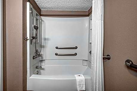 King Room - Disability Access - Non-Smoking