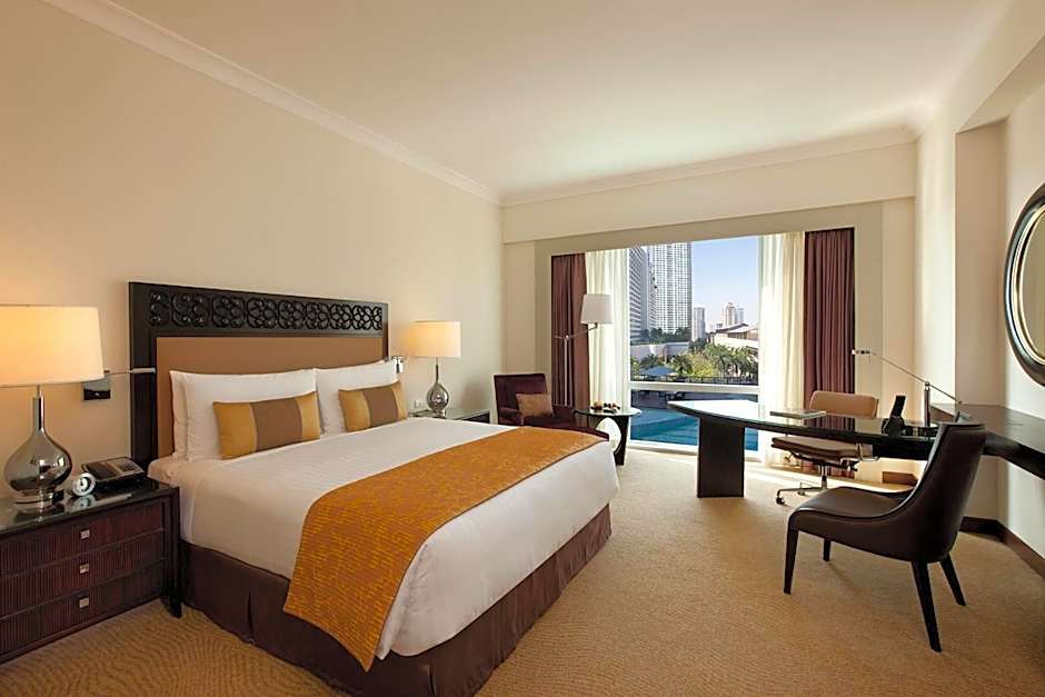 Photo 1 of 6 of Fairmont 1 King Bed