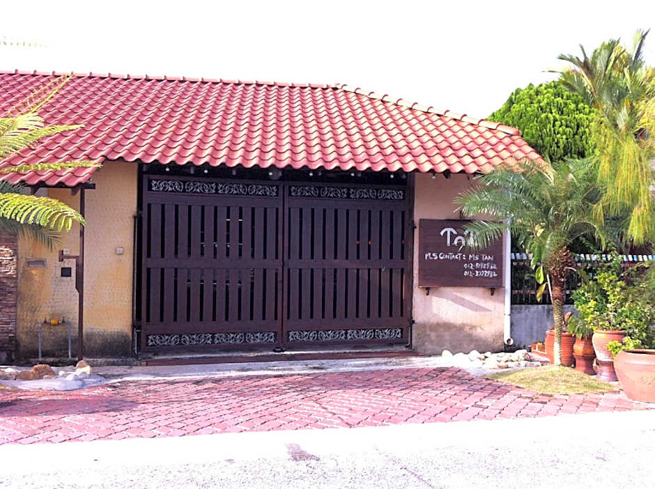 TNT Novelty Vacation House