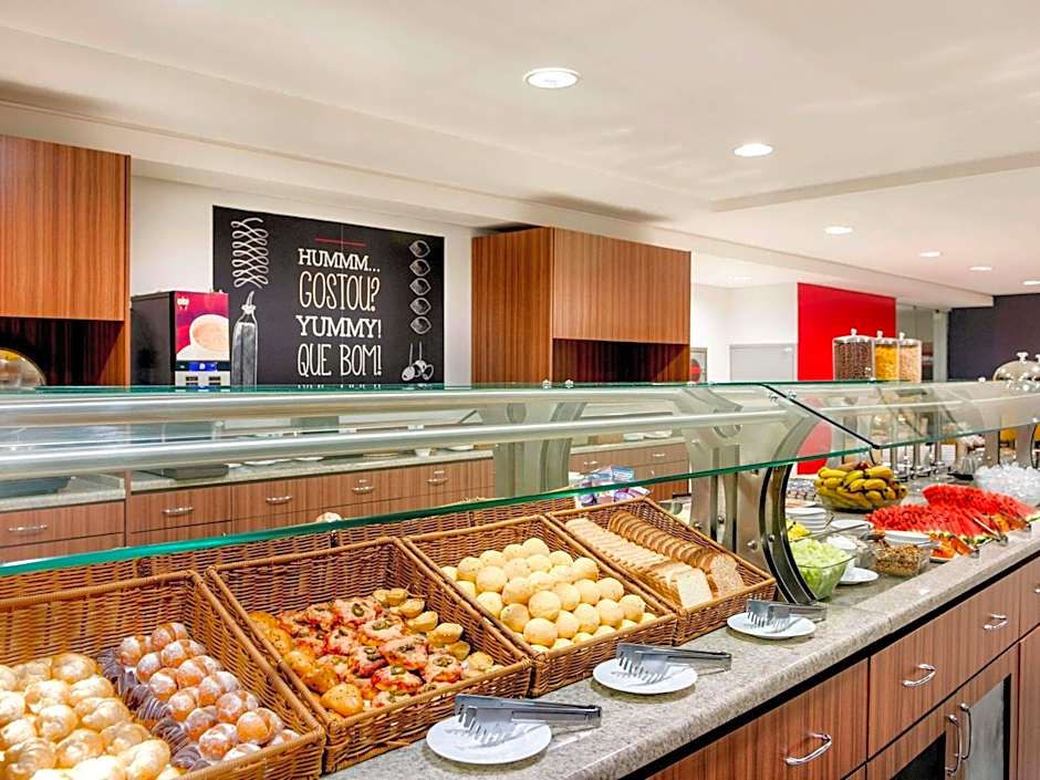 Ibis Curitiba Shopping