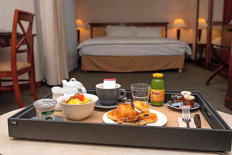 Evergreen Laurel Hotel