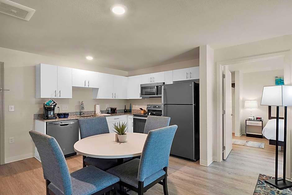 WaterWalk Extended Stay by Wyndham Charlotte - Arrowood