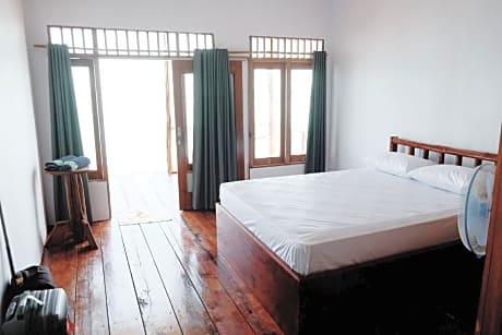 Double Room with Balcony and Sea View