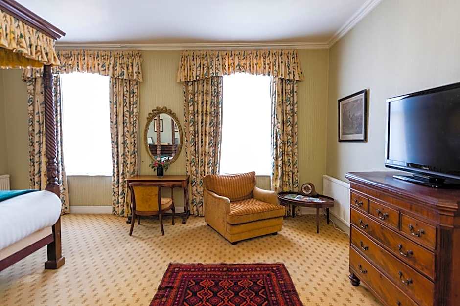 Brook Whipper-In Hotel