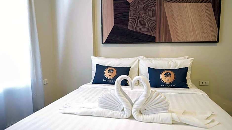 RQ Bangkok Sukhumvit 107 by Collection O