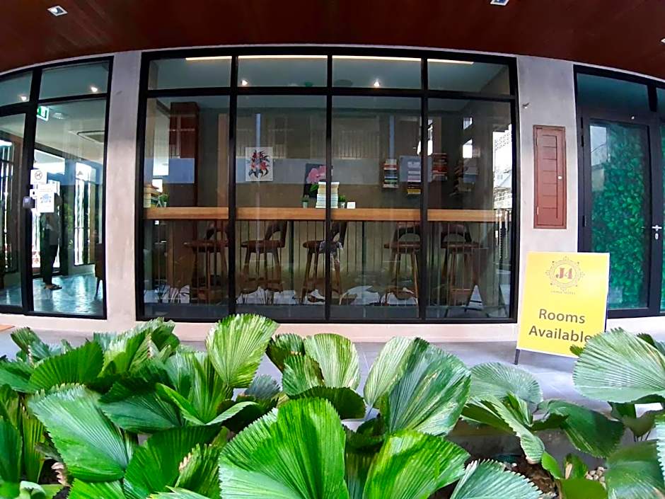 J4 Samui Hotel - SHA Plus