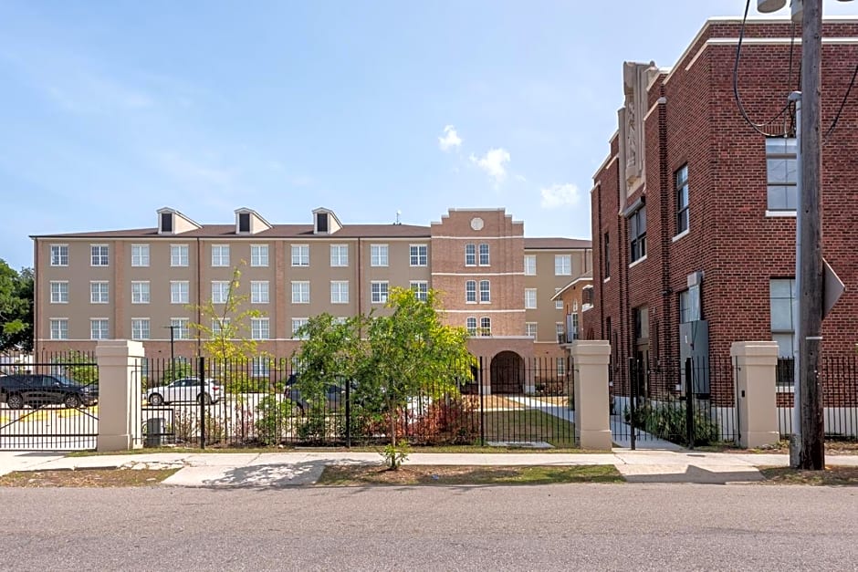 Bywater Suite Hotel