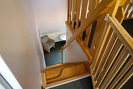 Mixed Dormitory Room
