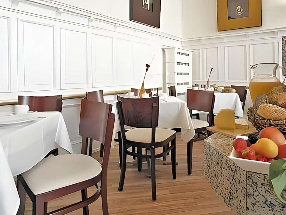 Hotel Cristall - Frankfurt City
