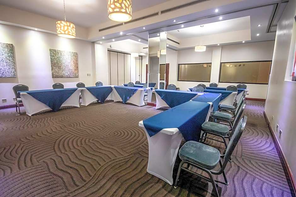 Parque del Lago Boutique Hotel